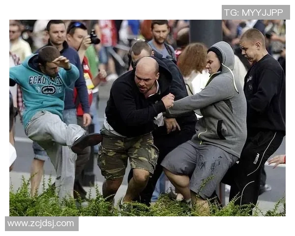 暴力行为频发的足球明星盘点及其影响力分析 暴力行为频发的足球明星盘点及其影响力分析