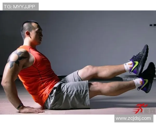 足球明星如何通过踢球锻炼出完美腹肌的秘诀与训练方法分享