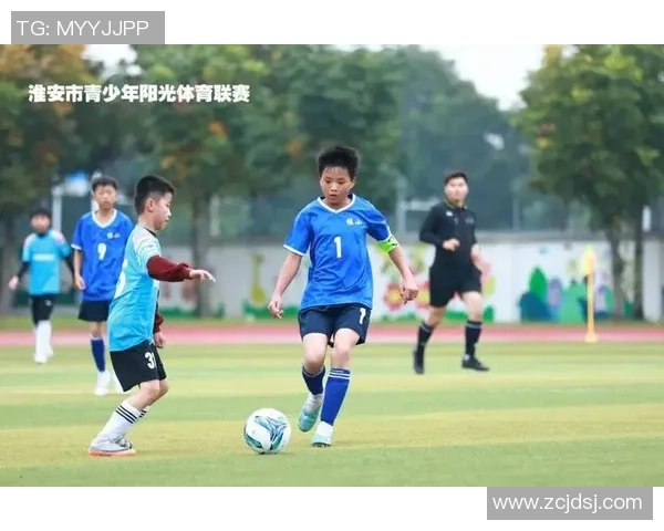 足球明星队服儿童款式展示让孩子们感受足球魅力与明星风采 足球明星队服儿童款式展示让孩子们感受足球魅力与明星风采