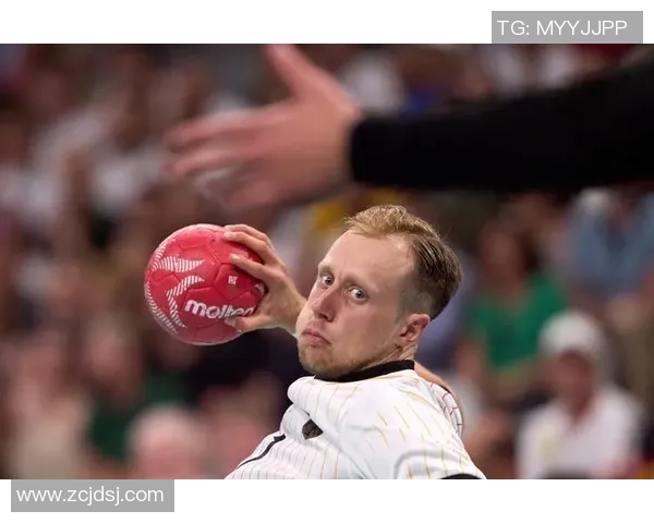 足球明星手球精彩瞬间回顾与经典图片分享